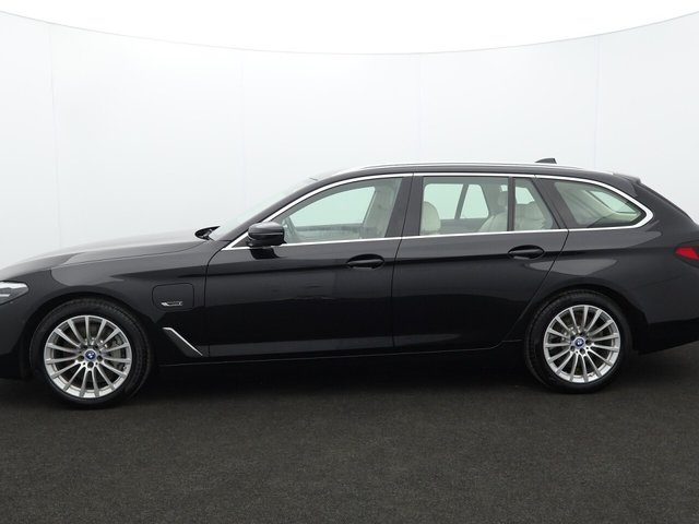 2021 BMW 5 Series 2L Se 5dr - Photo 6