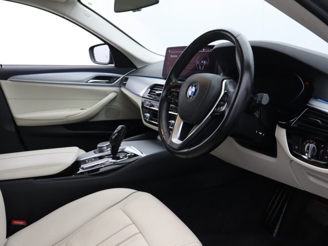 2021 BMW 5 Series 2L Se 5dr - Photo 11