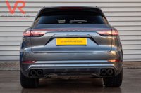 USED 2022 22 PORSCHE CAYENNE 3.0 V6 E-Hybrid 17.9kWh SUV 5dr Petrol Plug-in Hybrid TiptronicS 4WD Euro 6 (s/s) (3.6kW Charger) (462 ps) VAT Qualifying + BOSE + Panoramic Glass