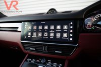 USED 2022 22 PORSCHE CAYENNE 3.0 V6 E-Hybrid 17.9kWh SUV 5dr Petrol Plug-in Hybrid TiptronicS 4WD Euro 6 (s/s) (3.6kW Charger) (462 ps) VAT Qualifying + BOSE + Panoramic Glass