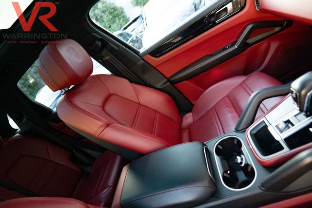 2022 PORSCHE CAYENNE - Photo 4