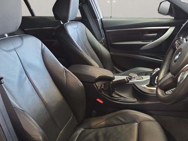 2017 BMW 3 Series 3L M Sport 5dr - Photo 5