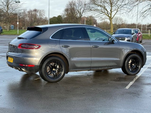 2015 Porsche Macan 3L S 5dr - Photo 9