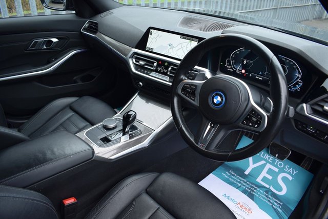 View our BMW 3 SERIES