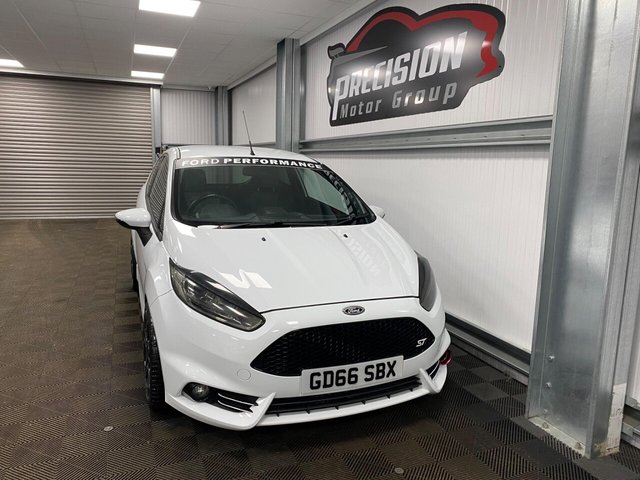 2016 FORD FIESTA (2016) - Photo 2