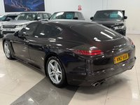 USED 2011 PORSCHE PANAMERA 4.8 V8 4S Hatchback 5dr Petrol PDK 4WD Euro 5 (s/s) (400 ps) FULL DEALER SERVICE HISTORY + &pound;8.7K IN EXTRAS + ADAPTIVE SUSPENS!