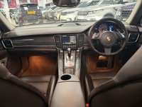 USED 2011 PORSCHE PANAMERA 4.8 V8 4S Hatchback 5dr Petrol PDK 4WD Euro 5 (s/s) (400 ps) FULL DEALER SERVICE HISTORY + &pound;8.7K IN EXTRAS + ADAPTIVE SUSPENS!