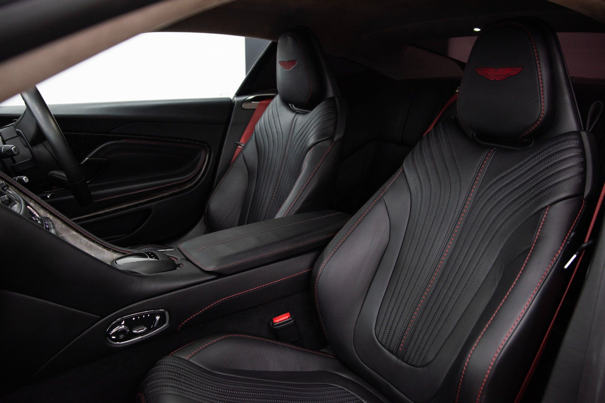 USED 2019 11 ASTON MARTIN DB11 4.0 V8 Coupe 
