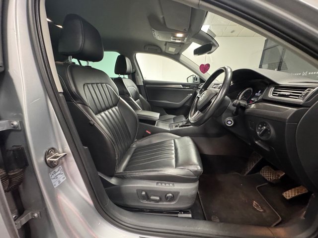 2019 SKODA SUPERB - Photo 3