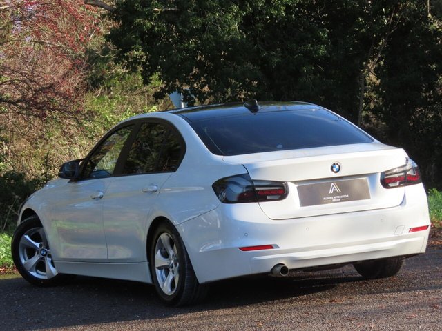 2012 BMW 3 SERIES - Photo 6