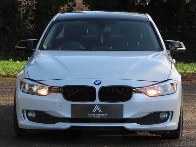 2012 BMW 3 SERIES - Photo 2