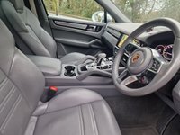 USED 2023 23 PORSCHE CAYENNE 3.0 V6 E-Hybrid 17.9kWh Platinum Edition Coupe 5dr Petrol Plug-in Hybrid TiptronicS 4WD Euro 6 (s/s) (3.6kW Charger) (462 ps) 8.9% APR FINANCE RATES
