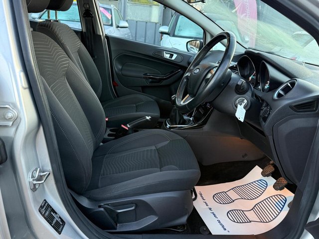 2017 FORD FIESTA 1.25 Zetec Euro 6 5dr - Photo 2