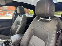 USED 2018 18 JAGUAR E-PACE 2.0 D240 R-Dynamic HSE SUV 5dr Diesel Auto AWD Euro 6 (s/s) (240 ps) AUTO 4WD -- HEATED LEATHER -- SUNROOF -- SAT NAV