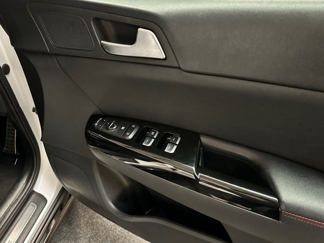 2018 KIA SPORTAGE - Photo 4