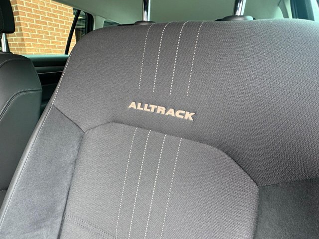 2016 VOLKSWAGEN PASSAT 2016 2.0 TDI BlueMotion Tech Alltrack Estate 5dr Diesel DSG 4Motion Euro 6 (s/s) (190 ps) - Photo 8