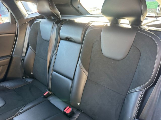 2017 VOLVO V40 2.0 T2 R-Design Hatchback 5dr Petrol Manual Euro 6 (s/s) (122 ps) - Photo 9