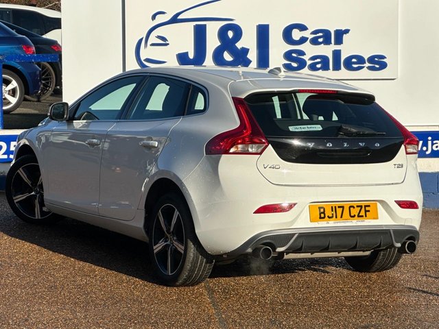 2017 VOLVO V40 2.0 T2 R-Design Hatchback 5dr Petrol Manual Euro 6 (s/s) (122 ps) - Photo 7
