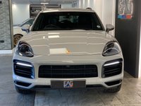 USED 2022 72 PORSCHE CAYENNE 3.0 V6 E-Hybrid 17.9kWh Platinum Edition SUV 5dr Petrol Plug-in Hybrid TiptronicS 4WD Euro 6 (s/s) (3.6kW Charger) (462 ps) STUNNING COLOUR | GREAT SPEC