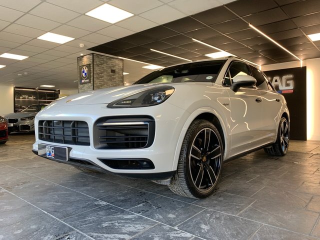 USED 2022 72 PORSCHE CAYENNE 3.0 V6 E-Hybrid 17.9kWh Platinum Edition SUV 5dr Petrol Plug-in Hybrid TiptronicS 4WD Euro 6 (s/s) (3.6kW Charger) (462 ps) STUNNING COLOUR | GREAT SPEC