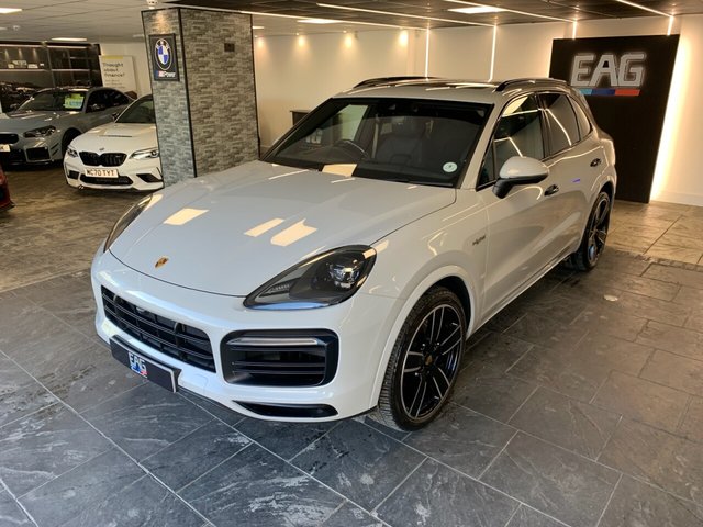USED 2022 72 PORSCHE CAYENNE 3.0 V6 E-Hybrid 17.9kWh Platinum Edition SUV 5dr Petrol Plug-in Hybrid TiptronicS 4WD Euro 6 (s/s) (3.6kW Charger) (462 ps) STUNNING COLOUR | GREAT SPEC