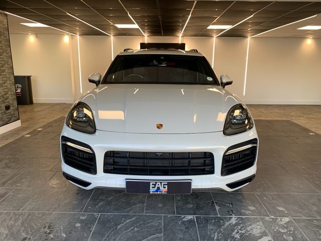 USED 2022 72 PORSCHE CAYENNE 3.0 V6 E-Hybrid 17.9kWh Platinum Edition SUV 5dr Petrol Plug-in Hybrid TiptronicS 4WD Euro 6 (s/s) (3.6kW Charger) (462 ps) STUNNING COLOUR | GREAT SPEC