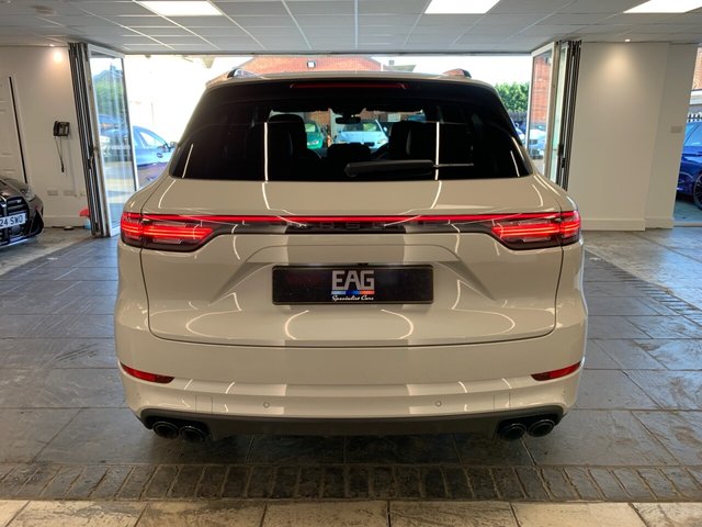 USED 2022 72 PORSCHE CAYENNE 3.0 V6 E-Hybrid 17.9kWh Platinum Edition SUV 5dr Petrol Plug-in Hybrid TiptronicS 4WD Euro 6 (s/s) (3.6kW Charger) (462 ps) STUNNING COLOUR | GREAT SPEC