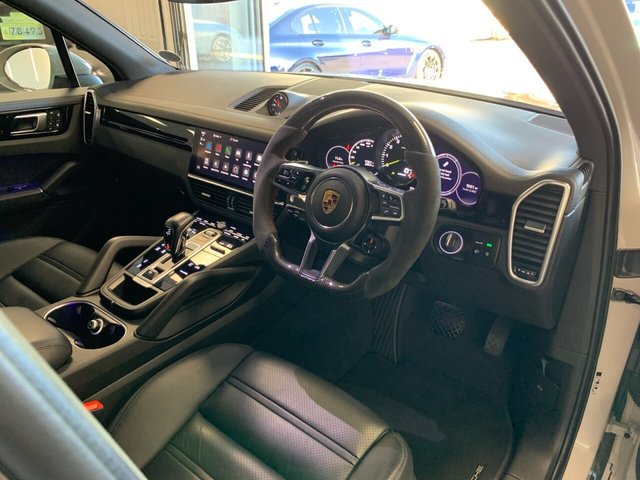 USED 2022 72 PORSCHE CAYENNE 3.0 V6 E-Hybrid 17.9kWh Platinum Edition SUV 5dr Petrol Plug-in Hybrid TiptronicS 4WD Euro 6 (s/s) (3.6kW Charger) (462 ps) STUNNING COLOUR | GREAT SPEC