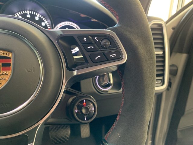 USED 2022 72 PORSCHE CAYENNE 3.0 V6 E-Hybrid 17.9kWh Platinum Edition SUV 5dr Petrol Plug-in Hybrid TiptronicS 4WD Euro 6 (s/s) (3.6kW Charger) (462 ps) STUNNING COLOUR | GREAT SPEC