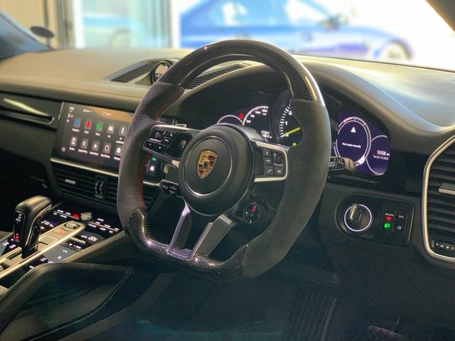 USED 2022 72 PORSCHE CAYENNE 3.0 V6 E-Hybrid 17.9kWh Platinum Edition SUV 5dr Petrol Plug-in Hybrid TiptronicS 4WD Euro 6 (s/s) (3.6kW Charger) (462 ps) STUNNING COLOUR | GREAT SPEC