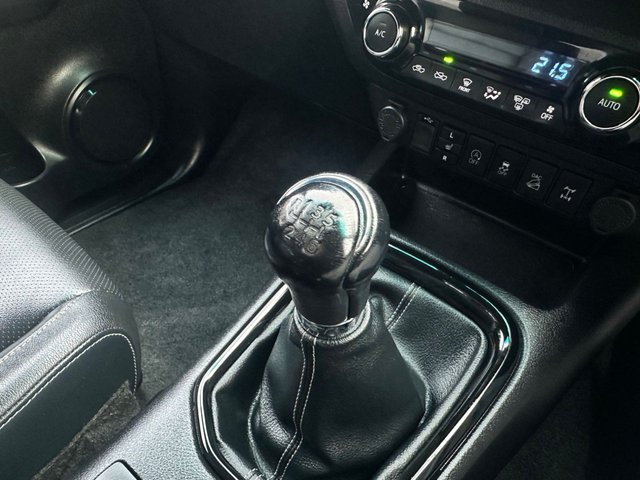 2020 TOYOTA HI-LUX - Photo 12