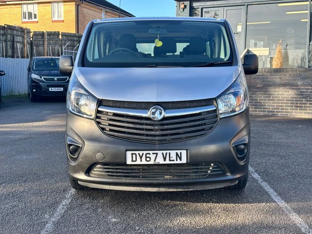 2017 VAUXHALL VIVARO - Photo 2