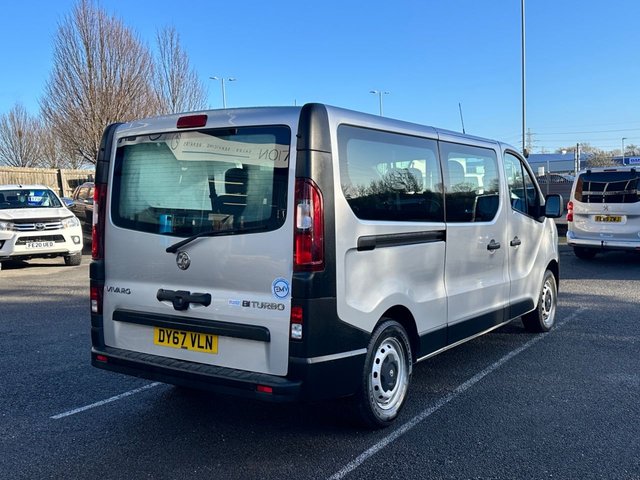 2017 VAUXHALL VIVARO - Photo 8