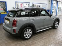USED 2022 71 MINI COUNTRYMAN 1.5 10kWh Cooper SE Classic SUV 5dr Petrol Plug-in Hybrid Auto ALL4 Euro 6 (s/s) (222 ps) 4WD SAT NAV BLUETOOTH CRUISE CONTROL PARKING SENSORS GENUINE LOW MILES 1 OWNER WARRANTY