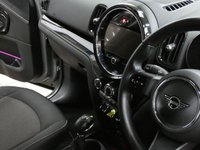 USED 2022 71 MINI COUNTRYMAN 1.5 10kWh Cooper SE Classic SUV 5dr Petrol Plug-in Hybrid Auto ALL4 Euro 6 (s/s) (222 ps) 4WD SAT NAV BLUETOOTH CRUISE CONTROL PARKING SENSORS GENUINE LOW MILES 1 OWNER WARRANTY