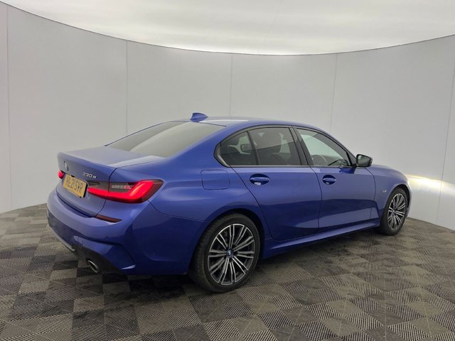 2021 BMW 3 SERIES - Photo 2