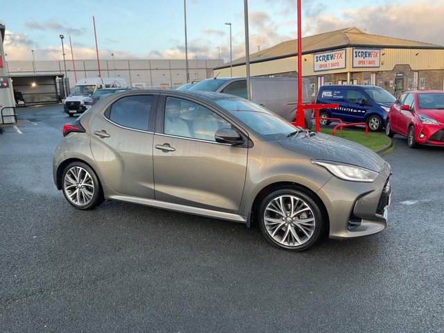 2022 TOYOTA YARIS - Photo 3