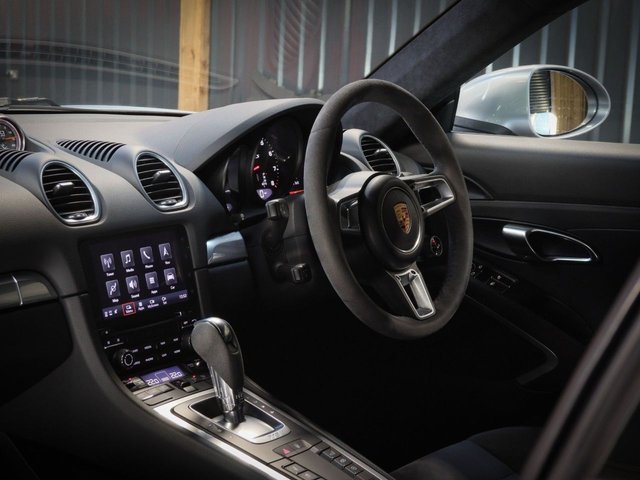 2018 PORSCHE 718 CAYMAN - Photo 10