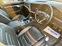 USED 2020 69 VOLKSWAGEN TOUAREG 3.0 TDI V6 R-Line Tech SUV 5dr Diesel Tiptronic 4Motion Euro 6 (s/s) (286 ps) VW/S/H-20'' ALLOYS-HTD SEATS + S/W