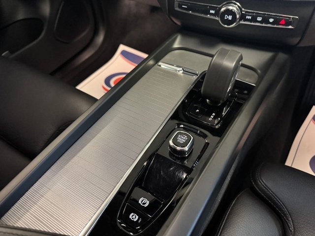 2023 VOLVO XC60 2.0 B5 MHEV Plus SUV 5dr Petrol Hybrid Auto AWD Euro 6 (s/s) (250 ps) - Photo 9