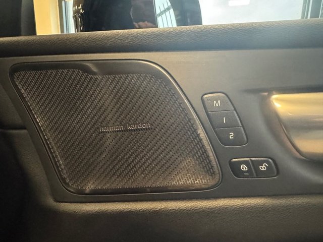 2023 VOLVO XC60 2.0 B5 MHEV Plus SUV 5dr Petrol Hybrid Auto AWD Euro 6 (s/s) (250 ps) - Photo 10