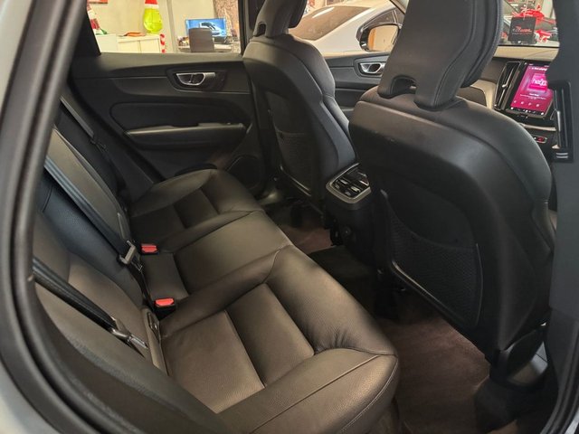 2023 VOLVO XC60 2.0 B5 MHEV Plus SUV 5dr Petrol Hybrid Auto AWD Euro 6 (s/s) (250 ps) - Photo 11