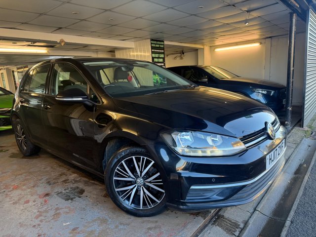 View our VOLKSWAGEN GOLF