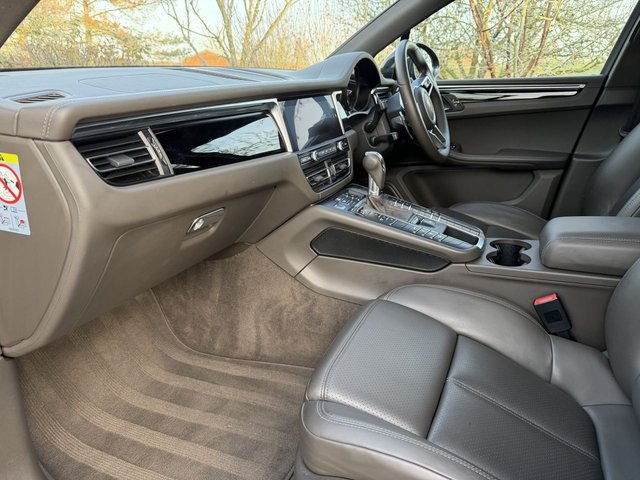 2020 PORSCHE MACAN S - Photo 12