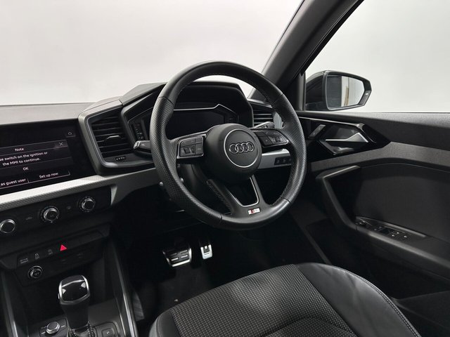 2022 Audi A1 - Photo 11