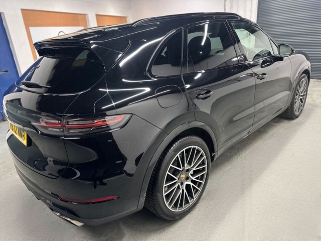 2023 PORSCHE CAYENNE - Photo 10