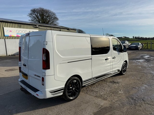 2017 VAUXHALL VIVARO - Photo 4