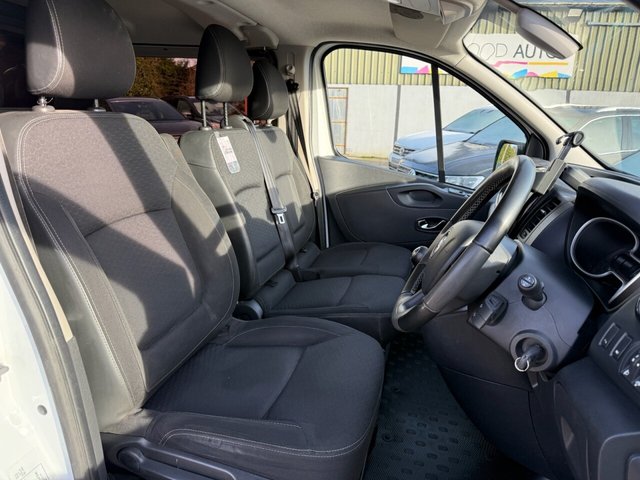 2017 VAUXHALL VIVARO - Photo 8