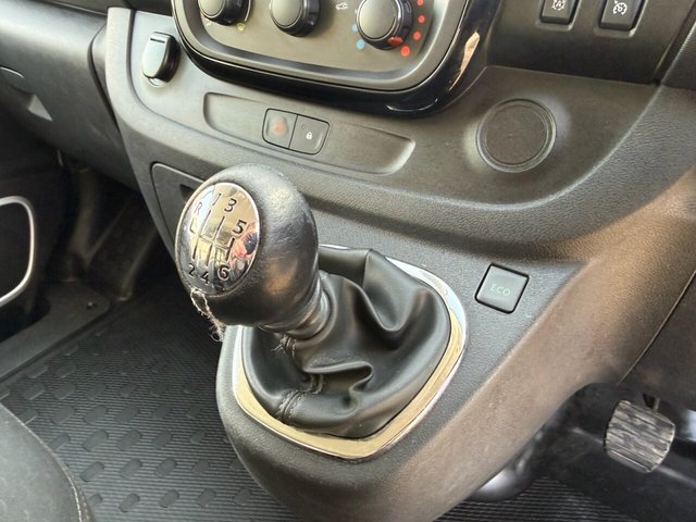 2017 VAUXHALL VIVARO - Photo 12