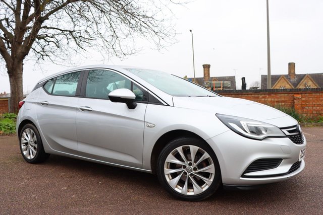 2016 VAUXHALL ASTRA - Photo 2
